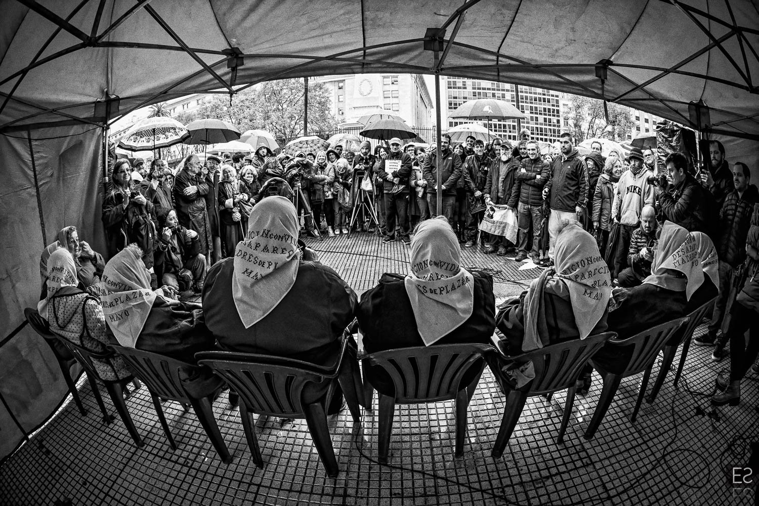 Fotografía de Estanislao Santos: Las madres siguen marchando