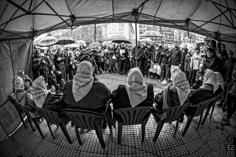 Fotografía de Estanislao Santos: Las madres siguen marchando