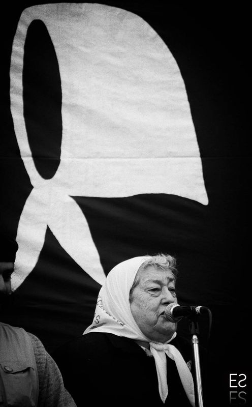 Fotografía de Estanislao Santos: Las madres siguen marchando
